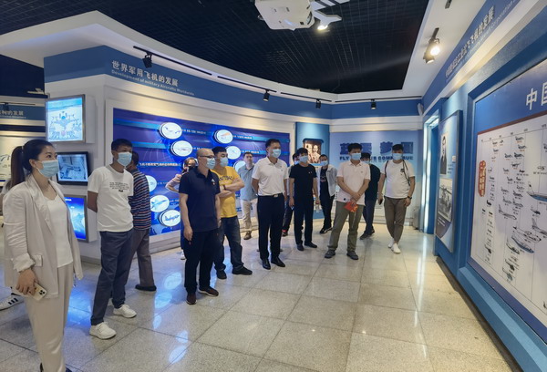 鷹擊長空 譜寫改革新篇——省建科院第一、二黨支部慶建黨百年參觀沈飛航空博覽園(圖2)