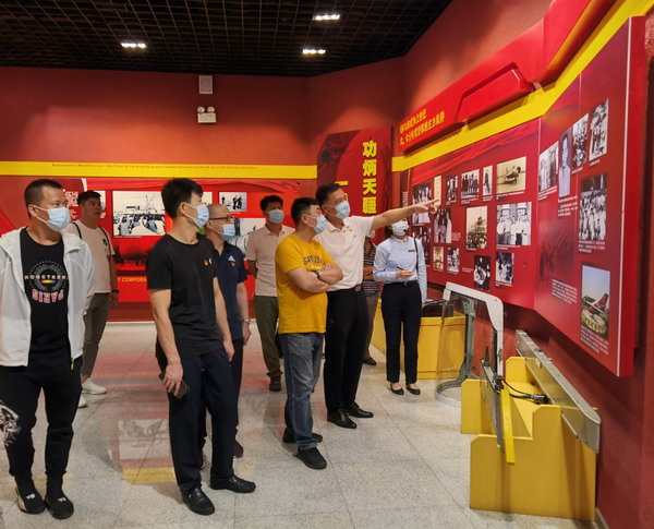 鷹擊長空 譜寫改革新篇——省建科院第一、二黨支部慶建黨百年參觀沈飛航空博覽園(圖3)