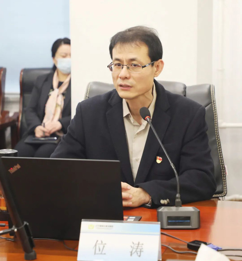 戴長(zhǎng)冰主持召開集團(tuán)黨的十九屆六中全會(huì)精神暨省第十三次黨代會(huì)精神宣講報(bào)告會(huì)(圖2) 戴長(zhǎng)冰主持召開集團(tuán)黨的十九屆六中全會(huì)精神暨省第十三次黨代會(huì)精神宣講報(bào)告會(huì)(圖2)