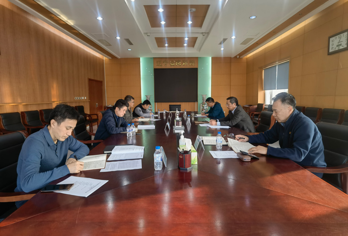 公司召開黨委理論學(xué)習(xí)中心組擴(kuò)大會議 專題學(xué)習(xí)黨的二十大精神(圖1) 公司召開黨委理論學(xué)習(xí)中心組擴(kuò)大會議 專題學(xué)習(xí)黨的二十大精神(圖1)