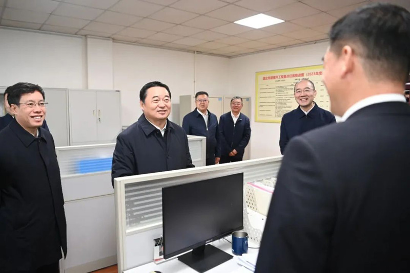 郝鵬在省國資委調(diào)研時強(qiáng)調(diào) 解放思想堅(jiān)定信心加快推動國有企業(yè)高質(zhì)量發(fā)展 為實(shí)現(xiàn)遼寧全面振興新突破提供堅(jiān)實(shí)戰(zhàn)略支撐(圖1) 郝鵬在省國資委調(diào)研時強(qiáng)調(diào) 解放思想堅(jiān)定信心加快推動國有企業(yè)高質(zhì)量發(fā)展 為實(shí)現(xiàn)遼寧全面振興新突破提供堅(jiān)實(shí)戰(zhàn)略支撐(圖1)